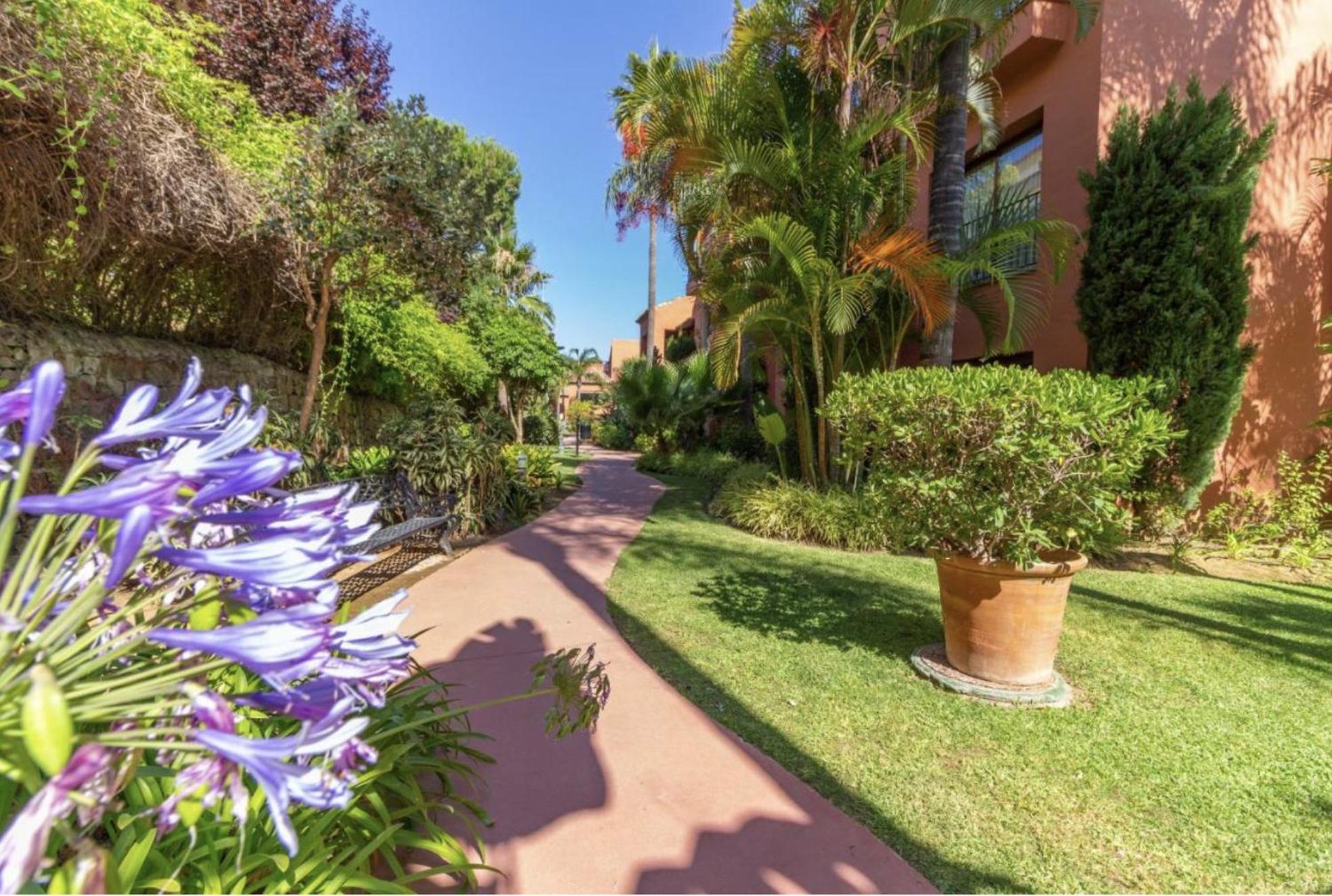 Lovely Elviria Apartment 200M From The Beach Marbella Eksteriør billede